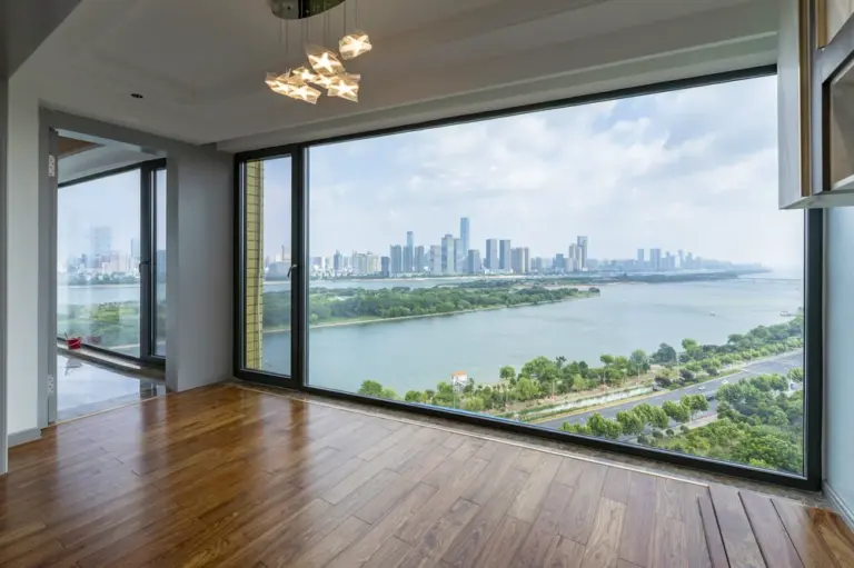 1 High-end Fansy Apartement Flat Big Screen Out View triple glazed tempered glass window